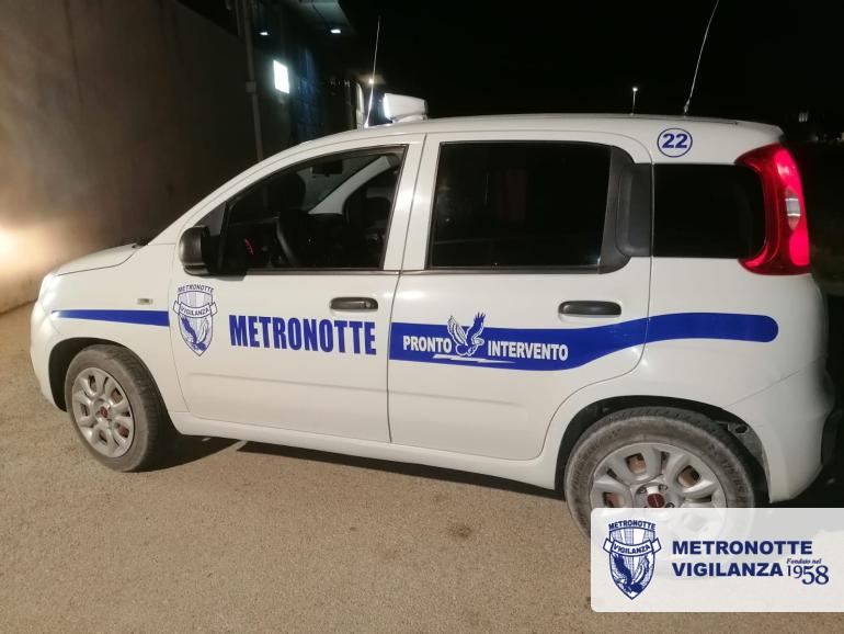 Guardia Giurata si lancia e spegne l'incendio in un'azienda di autotrasporti a Ginosa (TA) 