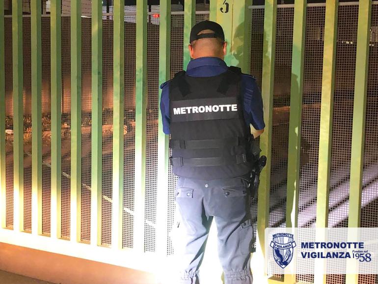 BITONTO (BARI) - Vigilanza attenta e reazione rapida guardia Metronotte sventa il furto