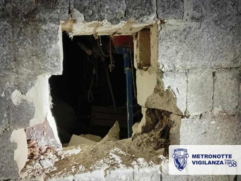 CASTELLANETA (TA): Intervento immediato delle pattuglie, FURTO SVENTATO