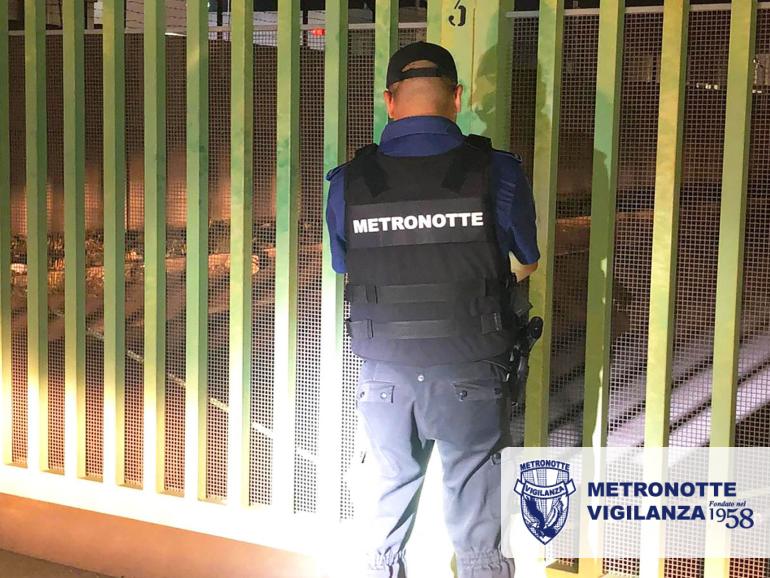 BITONTO (BARI) - Vigilanza attenta e reazione rapida guardia Metronotte sventa il furto