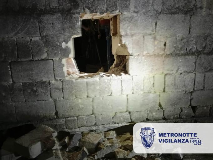 CASTELLANETA (TA): Intervento immediato delle pattuglie, FURTO SVENTATO